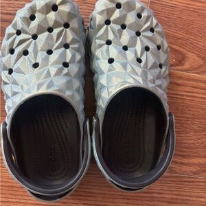 CROCS Textured Gray Clogs